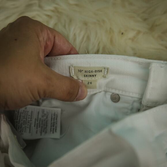 Madewell Size 26 White 10 Inch High Rise Skinny Button Fly Waist Raw Hem Jeans - Picture 6 of 8